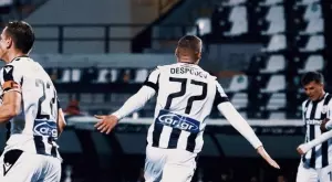 {{ otherArticle[0].article.title }}