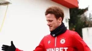 {{ otherArticle[0].article.title }}