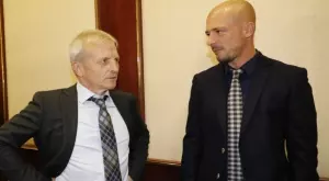 {{ otherArticle[0].article.title }}