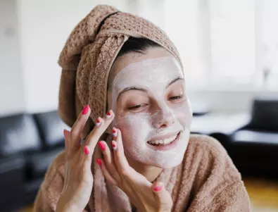 Как нанасянето на тази чудотворна върху лицето може да помогне на кожата ви