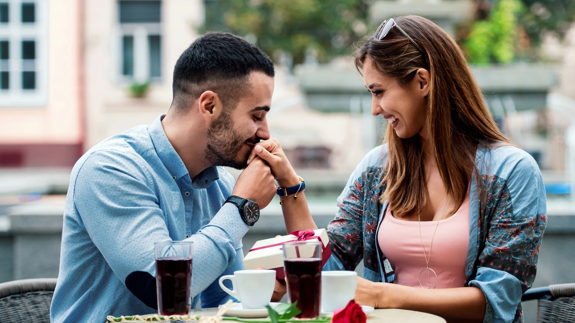 Дневен любовен хороскоп за 15 май 2024