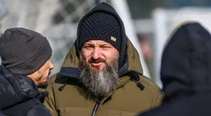 Ексклузивно ВИДЕО: Назон показа как се сбогува с Ганчев, колекцията му от картини и оръжието на бодигарда 