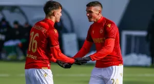 {{ otherArticle[0].article.title }}