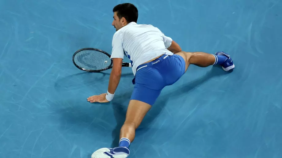 Джокович излезе от трудна ситуация и със "запазения си номер" би: Изхвърли любимец на Australian Open