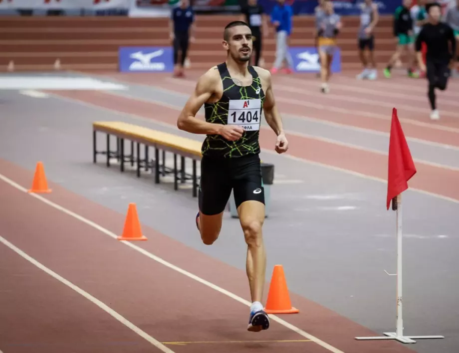 Иво Балабанов "пребори" часовника в солово бягане на 3000 м в София