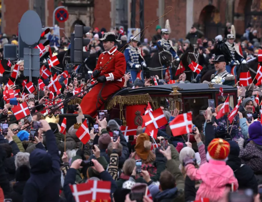 Дания празнува новия си крал: Принц Фредерик наследи кралица Маргрете (СНИМКИ и ВИДЕО)