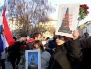"Кървави заплахи" и въстание в защита на паметника на Альоша  в Пловдив (СНИМКИ)