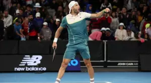 {{ otherArticle[0].article.title }}