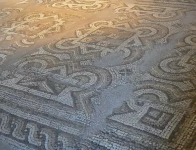 Откриха подови мозайки с раннохристиянски мотиви в римския град Марцианопол в България