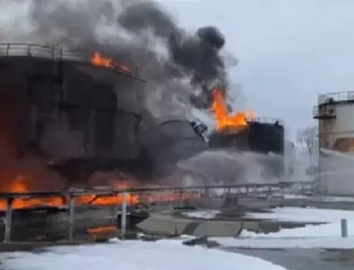 Резултатът от уж унищожен украински дрон: Все по-голям пожар в петролно депо в Брянск (ВИДЕО и СНИМКИ)