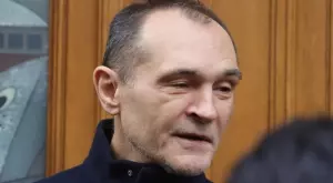 Васил Божков реагира на "поредната политическа репресия" с питие и пура (СНИМКА)