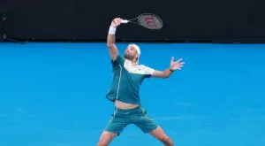 {{ otherArticle[0].article.title }}