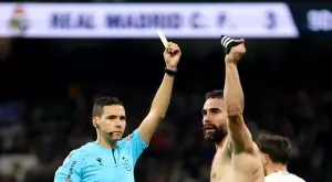 Пусната е жалба! Обичайната практика на Реал да "натиска" съдиите вбеси Севиля