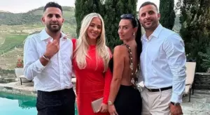 Бившата любовница на Кайл Уокър побесня за това, че той излезе за мача с Бразилия със законните си деца