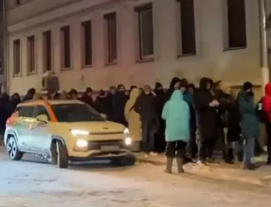 Хиляди руснаци чакат на опашка, за да се запознаят с него. Борис Надеждин - кой е той и какво мисли за Путин
