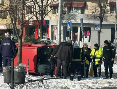 Катастрофа между трамвай и автомобил в района на Руски паметник (СНИМКИ)