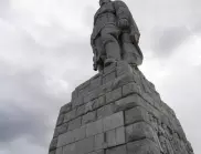 Паметникът "Альоша" в Пловдив осъмна с надписи 