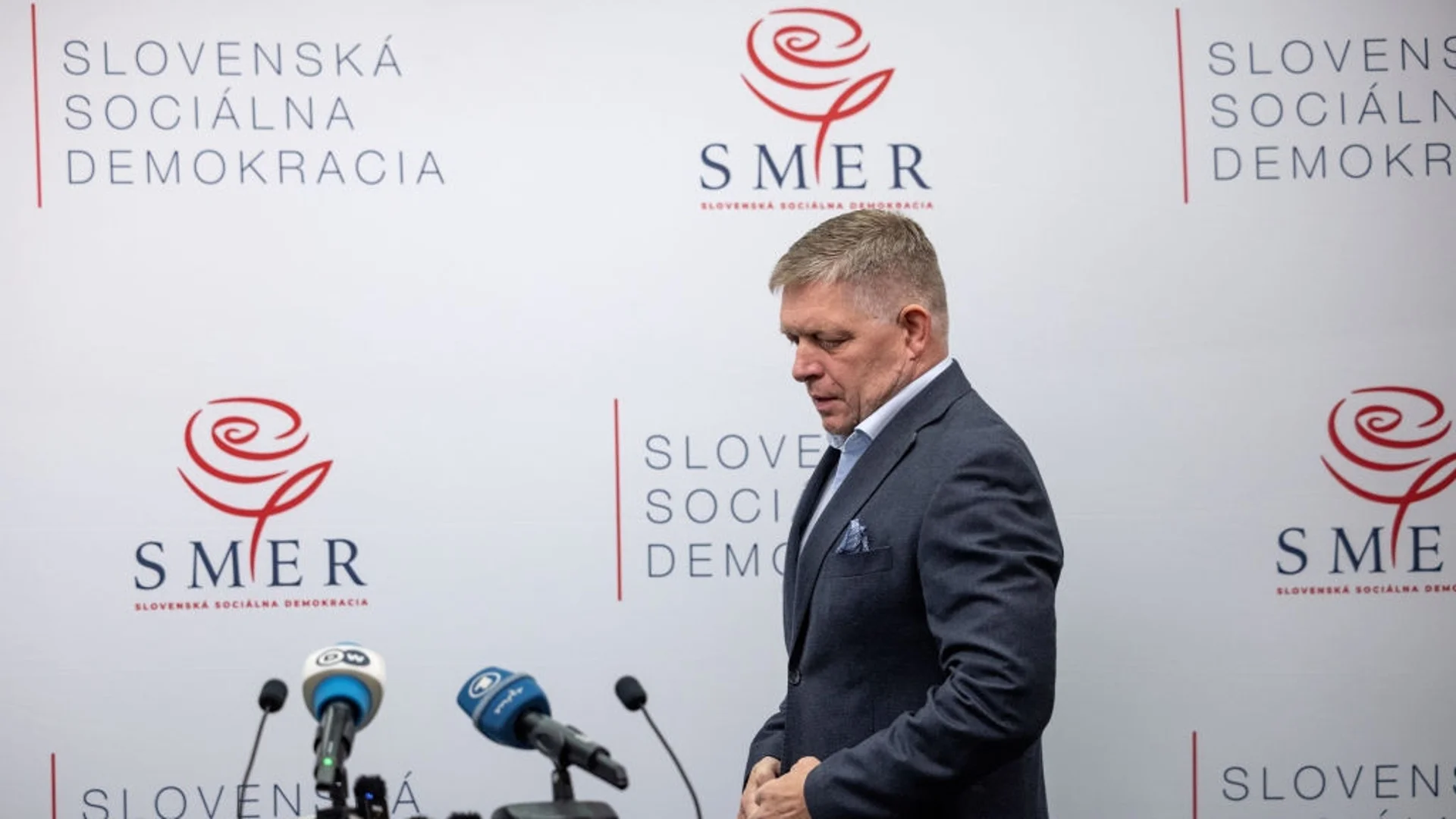Фицо с опит да превземе медиите: Словашките журналисти протестират в ефир (ВИДЕО)