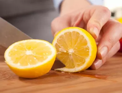 Защо домакините връзват лимон на кухненския кран?