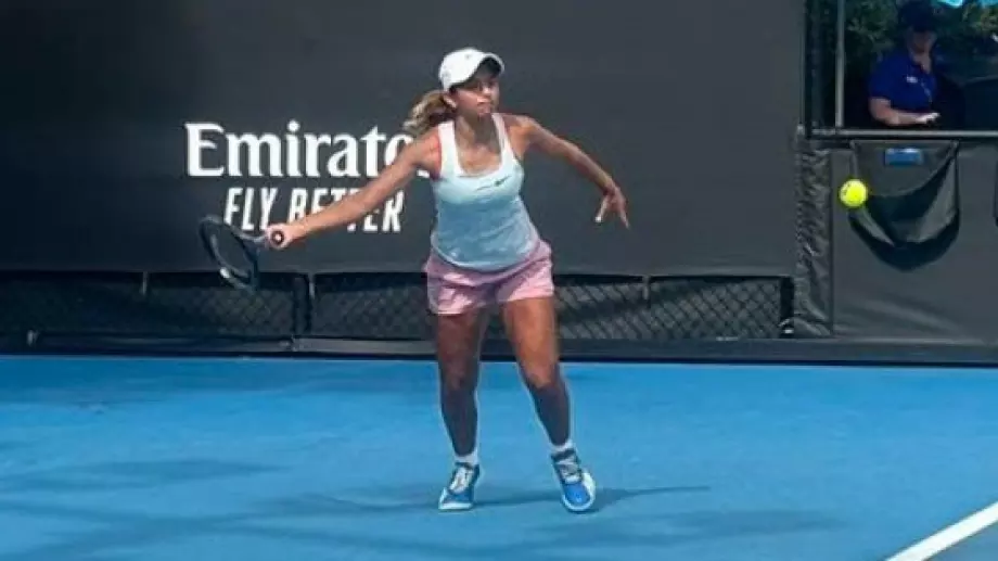 Ива Иванова достигна до 1/2-финал, но приказката ѝ на Australian Open 2024 приключи