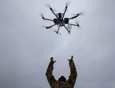 След 6 месеца на фронта в Украйна ще има толкова дронове, че пехотата ще трябва да се крие под земята: Експерт