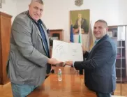 Кметът на община Плевен д-р Валентин Христов проведе работна среща с легендата на родния волейбол Любомир Ганев