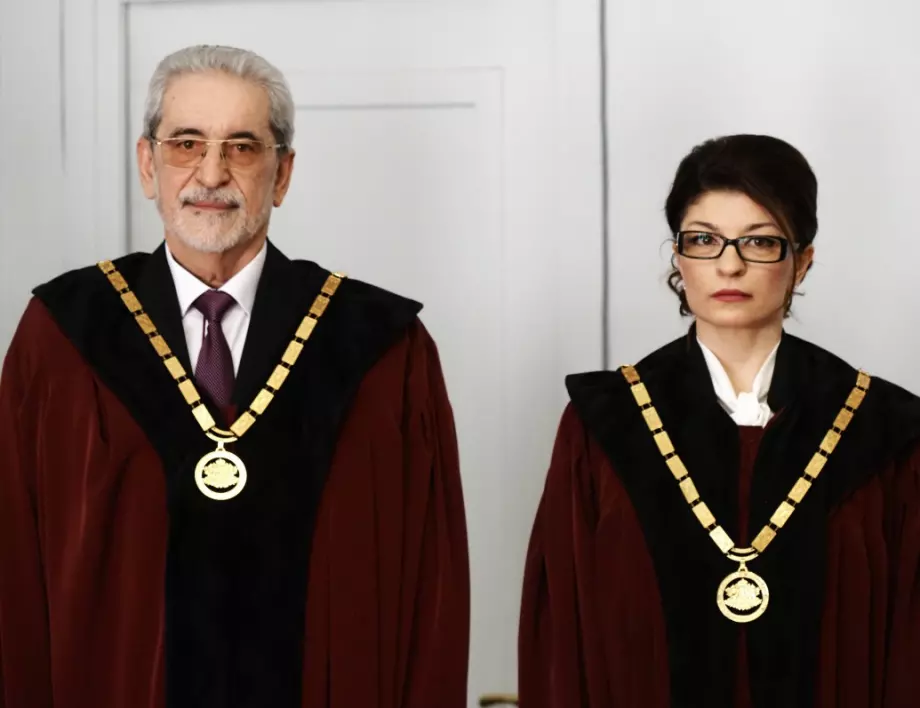 Заклеха се: Белазелков и Атанасова са новите конституционни съдии на България (СНИМКИ и ВИДЕО)