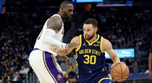 Леброн Джеймс и Стеф Къри "избухнаха" в същинско шоу между Лейкърс и Голдън Стейт (ВИДЕО)