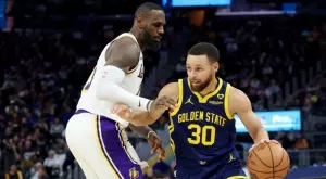 Легендарна среща: Федерер посети Голдън Стейт Уориърс (ВИДЕО)