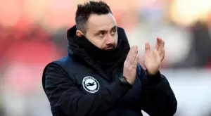 Две неща притесняват Барселона да назначи Де Дзерби начело на тима