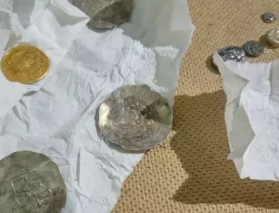 Митничари задържаха на границата 22 кг антични монети