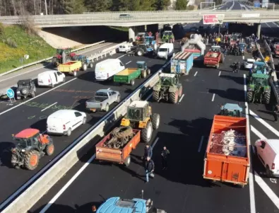Испания блокирана, тракторите настъпват към Барселона
