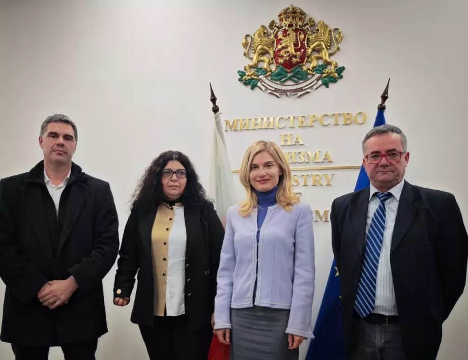 Зарица Динкова обсъди подготовката на летен сезон 2024 с представители на областните управи на Бургас, Варна и Добрич