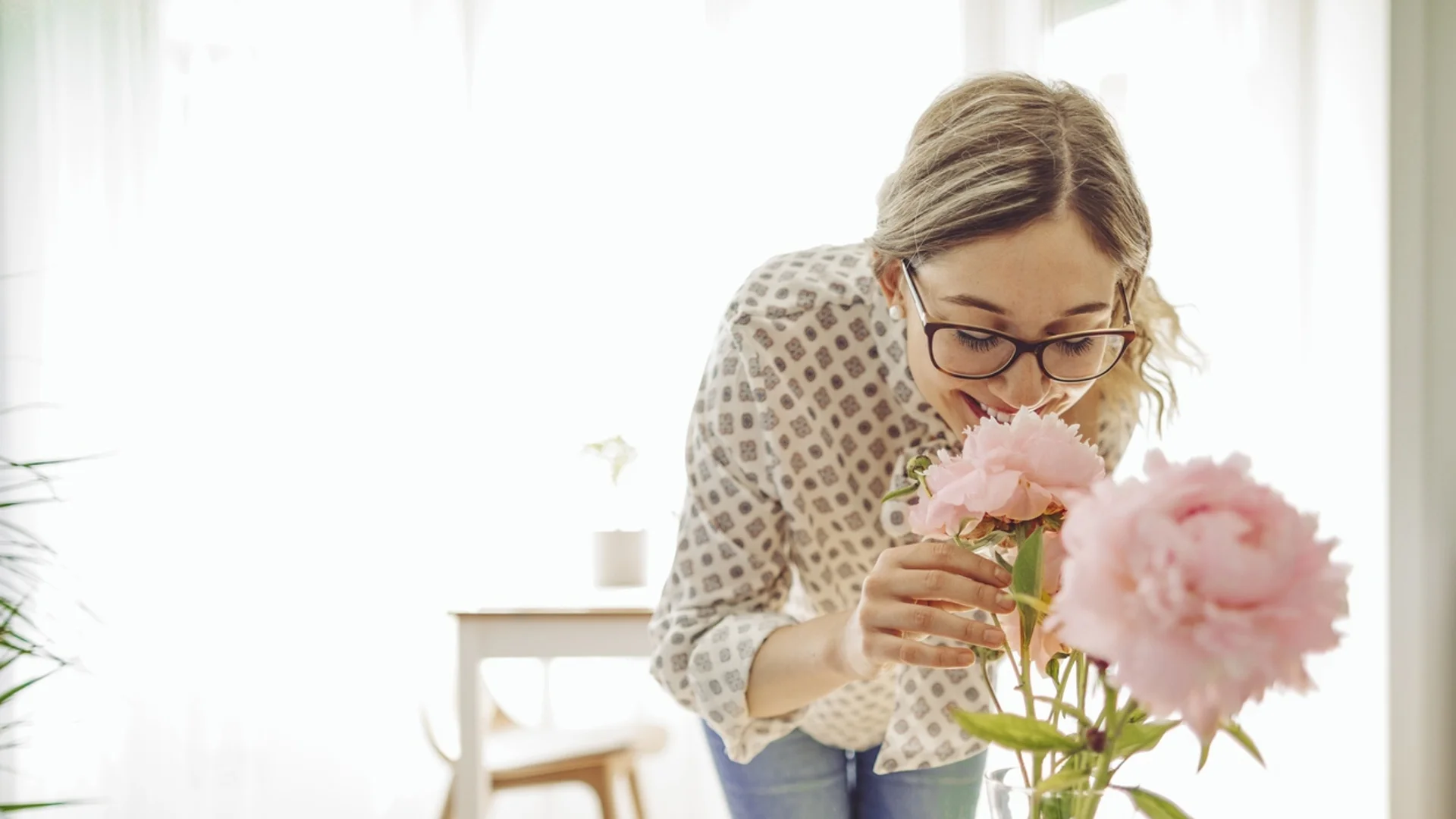 Тайната на французойките - ето какво слагат в саксиите с цветята
