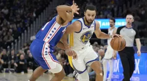 Малко над 18 000 зрители видяха на живо как Стеф Къри се развихри в НБА срещу Филаделфия (ВИДЕО)