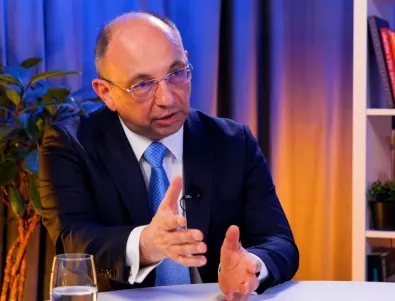 Имаме манталитет на двойкаджия, затова не сме в еврозоната: Николай Василев в “Отговорите“ (ВИДЕО)