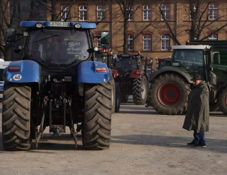 Оборски тор по улиците на Прага: Фермерските протести продължават (СНИМКИ)