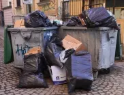 Заради счупени камиони: Варна тъне в боклук