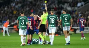 СНИМКА: Играчът на Алавес, заради когото изгониха Витор Роке, показа, че е било правилно