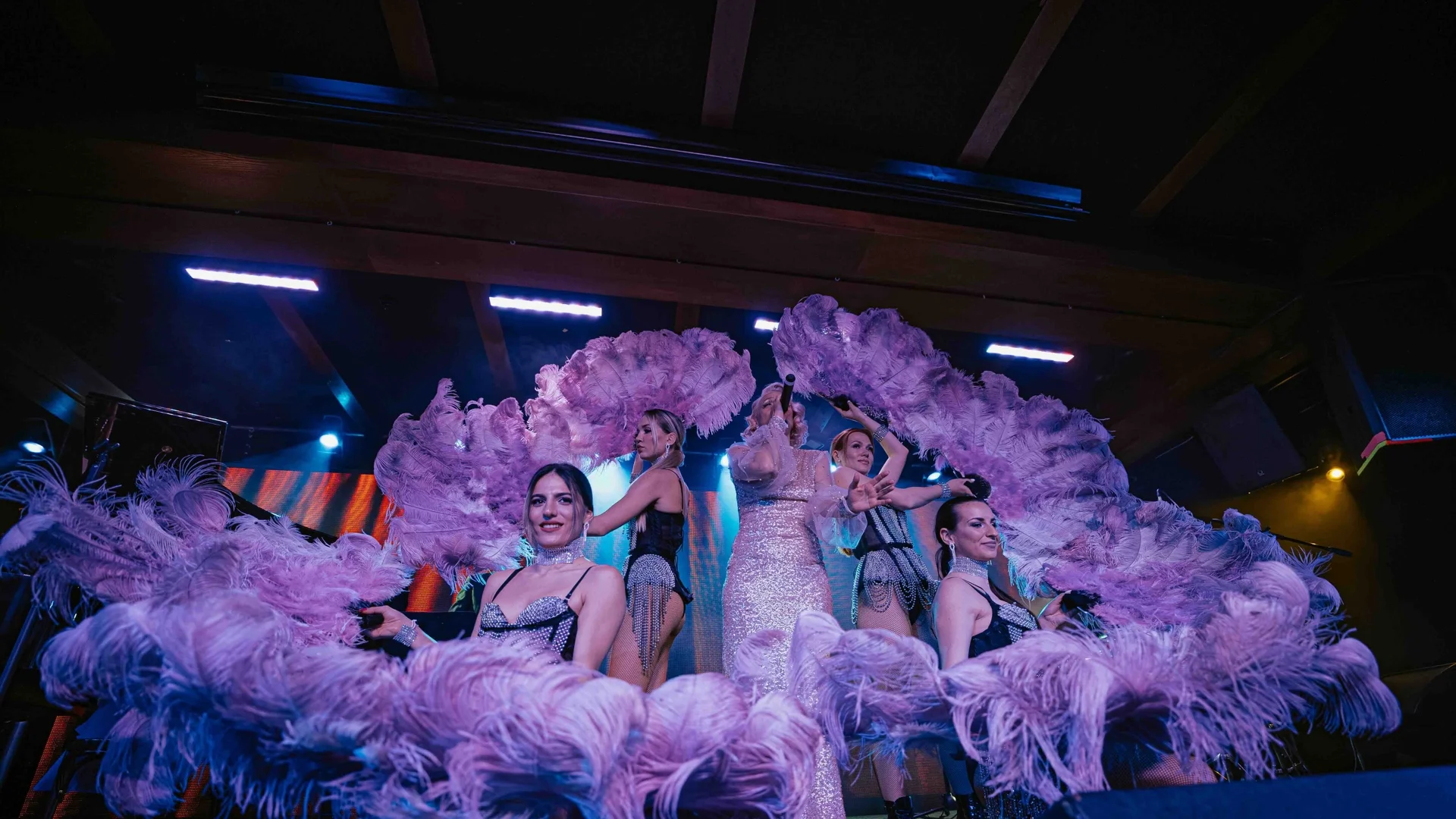 FRENCH ‘N LOVE CABARET с Вера Шандел, Ангел Заберски Трио и балет Нова на 14 февруари