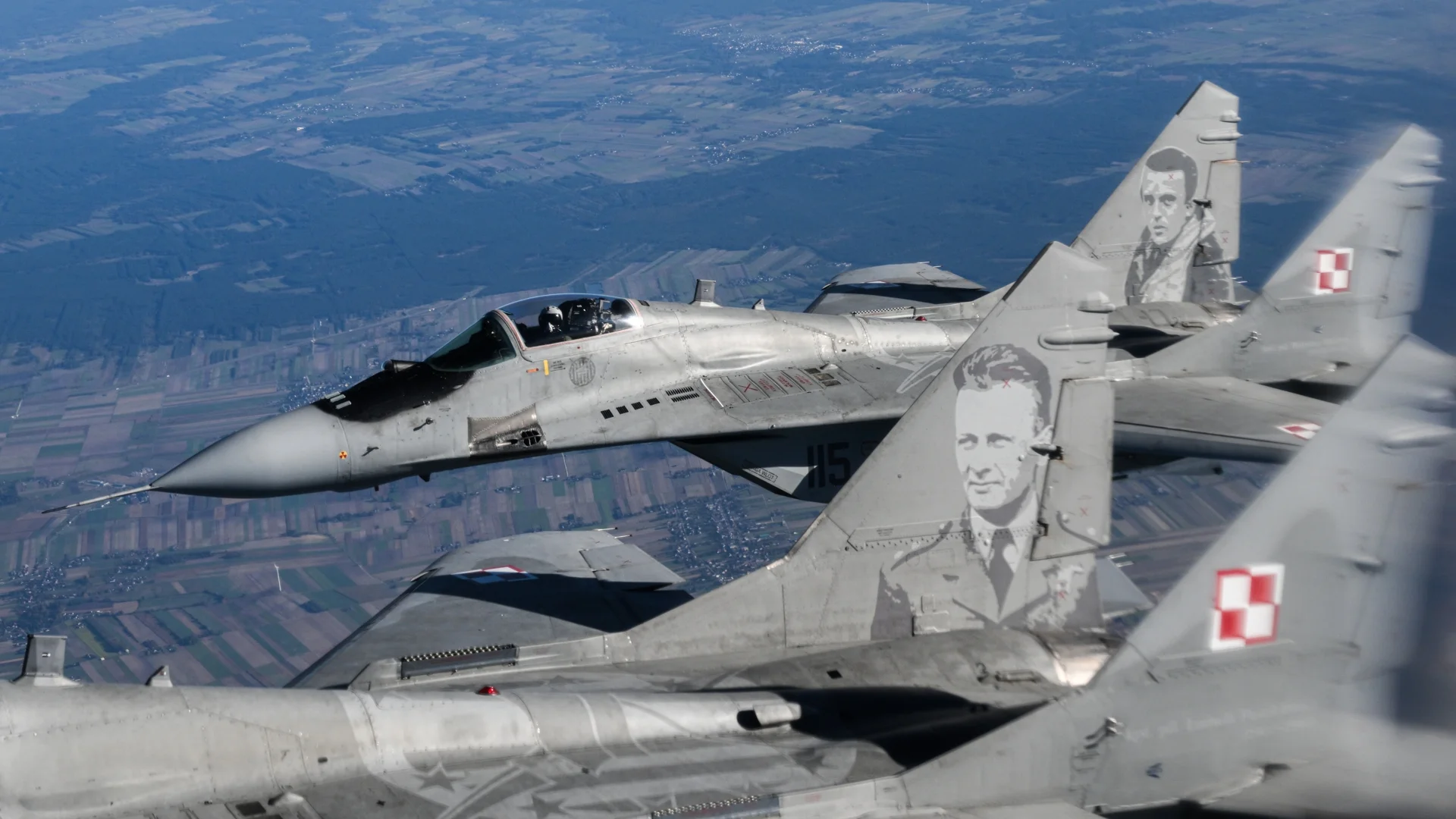 Полша предупреди за повишена активност на военните си самолети по източната си граница