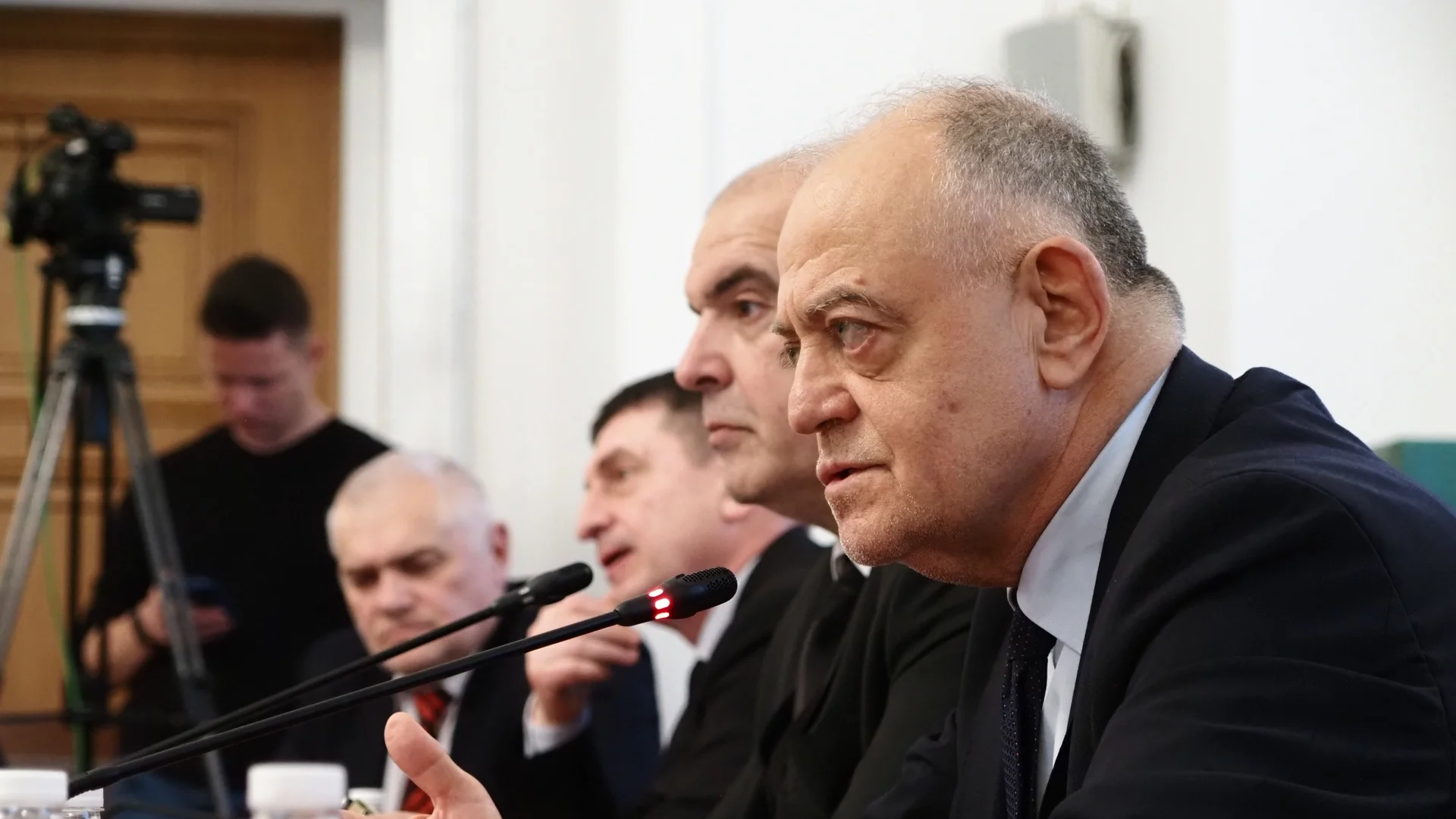 Атанасов намекна, че президентът е свързан със схемата за българските паспорти (ВИДЕО)