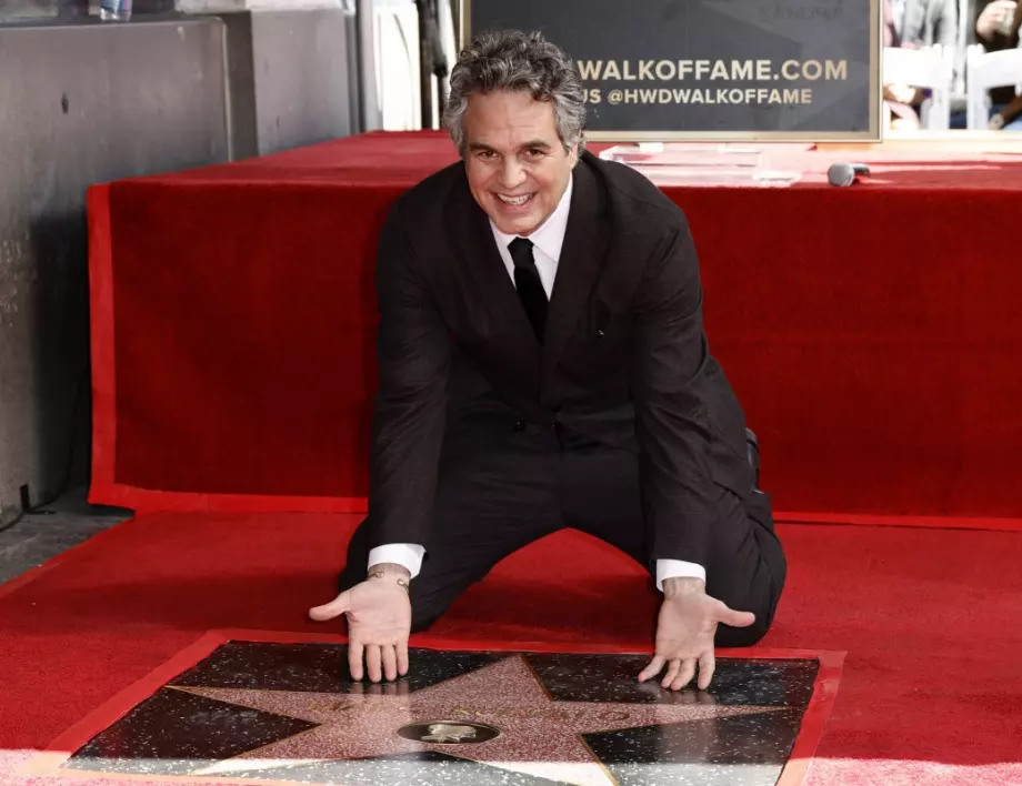 Марк Ръфало получи звезда на Алеята на славата в Холивуд (СНИМКИ+ВИДЕО)