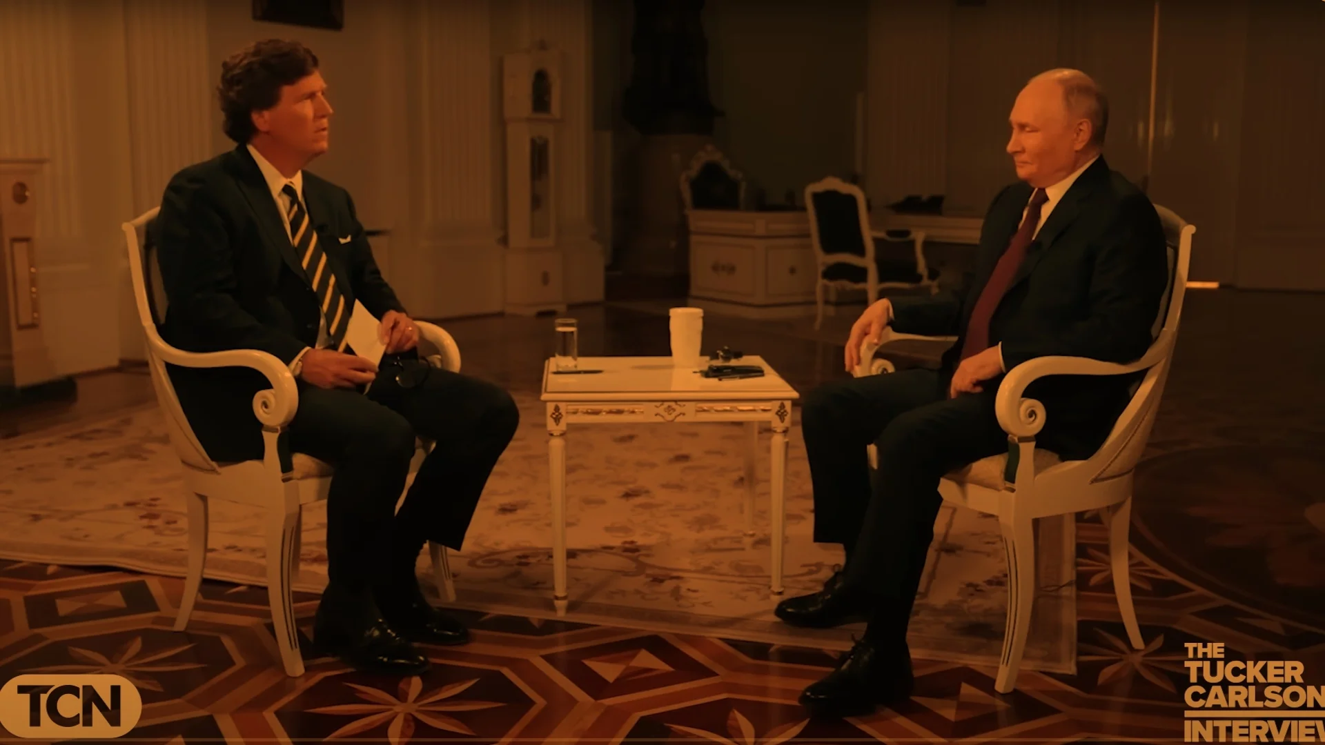 Руски ученици ще учат интервюто на Путин пред Тъкър Карлсън