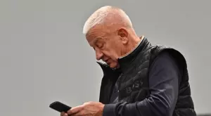 {{ otherArticle[0].article.title }}