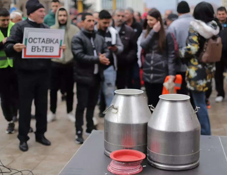 "Не сме отхвърляли диалог": Протестиращи земеделци обвиниха Кирил Вътев в лъжа (СНИМКИ)