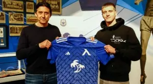 {{ otherArticle[0].article.title }}