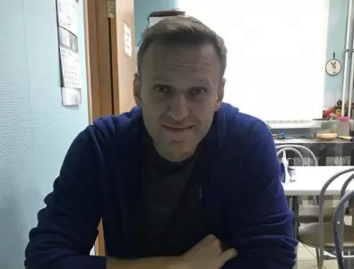 Русия, Грузия, Литва: Нощта е озарена от свещи в памет на Навални (ВИДЕО)
