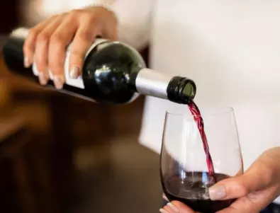 Какво да правим с престояло вино: 6 оригинални лайфхака, които всеки трябва да знае