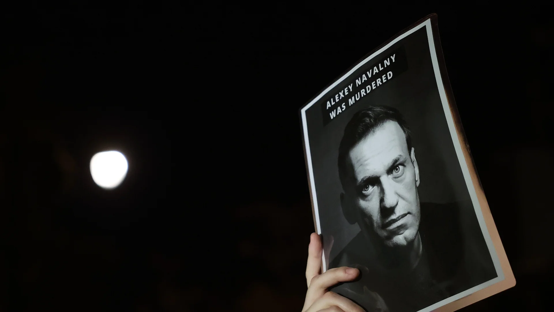 Факелно шествие за Навални премина в скандал между политиците в Рим (ВИДЕО)